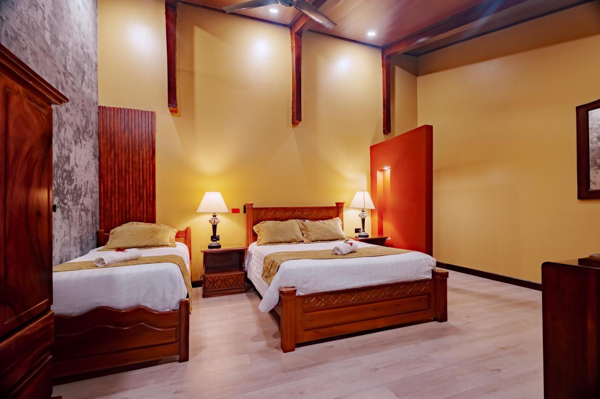 Hotel Villa Florencia Turrialba Habitación foto